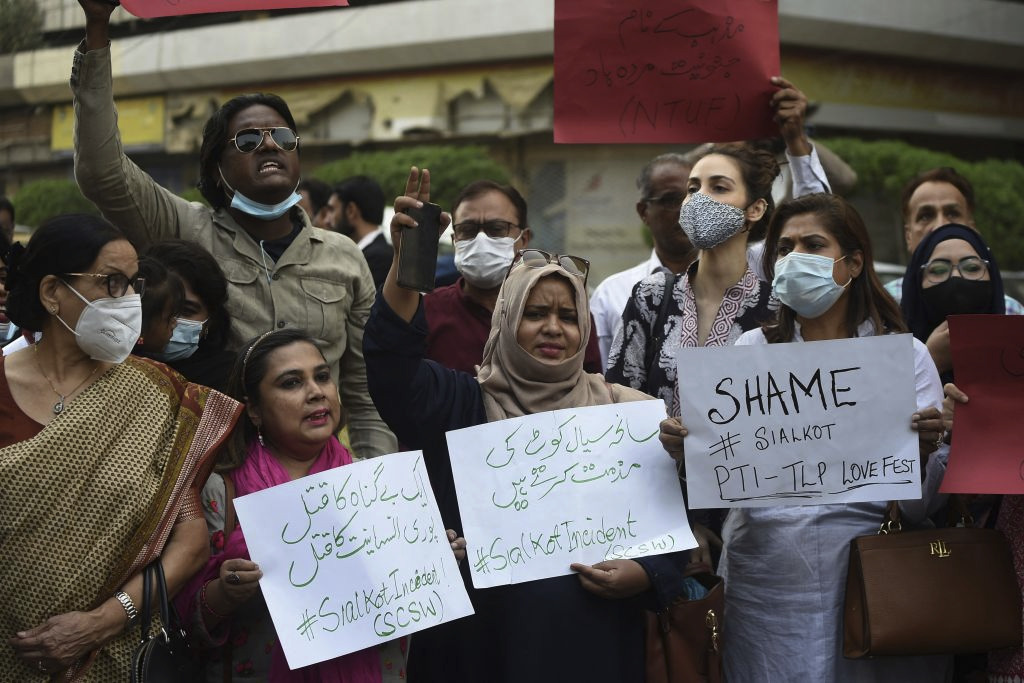 The Shame of Pakistan': Blasphemy Accusers Courageous Christian Woman Stands Up to Them
